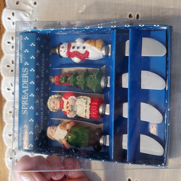 VTG NEW 4 Christmas Spreaders Set Stainless Steel Blades Santa Snowman Tree - Picture 12 of 17